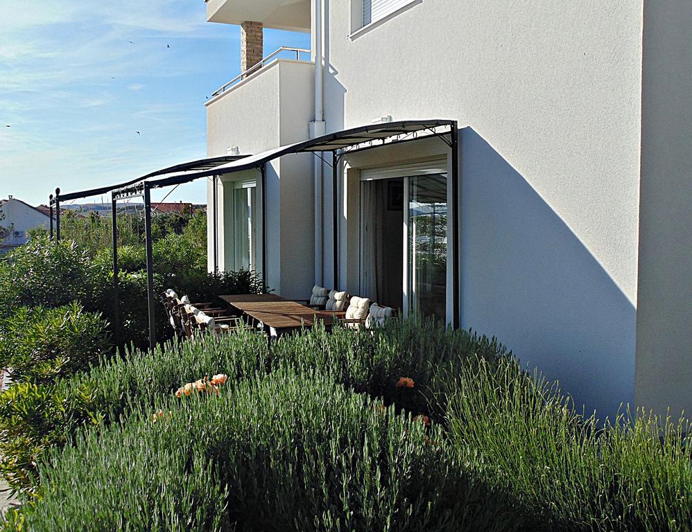 House Natali 70M From The Beach - Free Ev Top Up Ртина Экстерьер фото