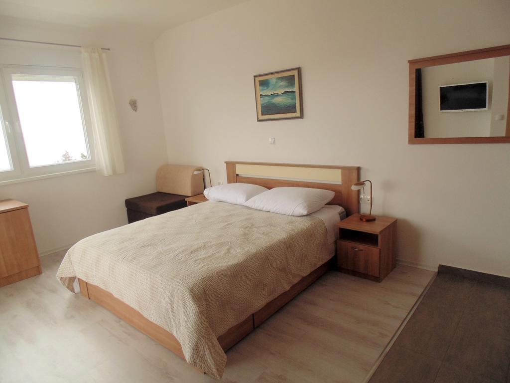 House Natali 70M From The Beach - Free Ev Top Up Ртина Экстерьер фото