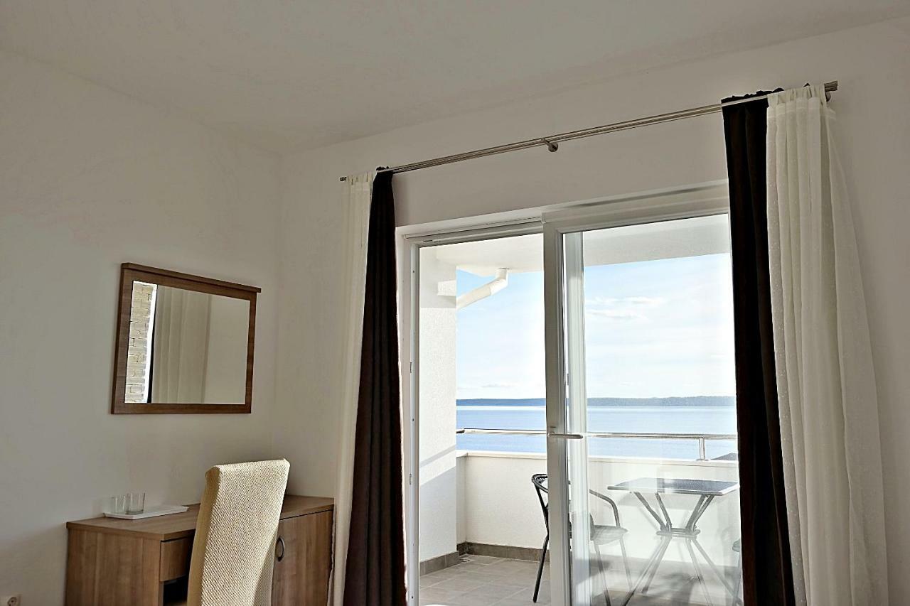 House Natali 70M From The Beach - Free Ev Top Up Ртина Экстерьер фото